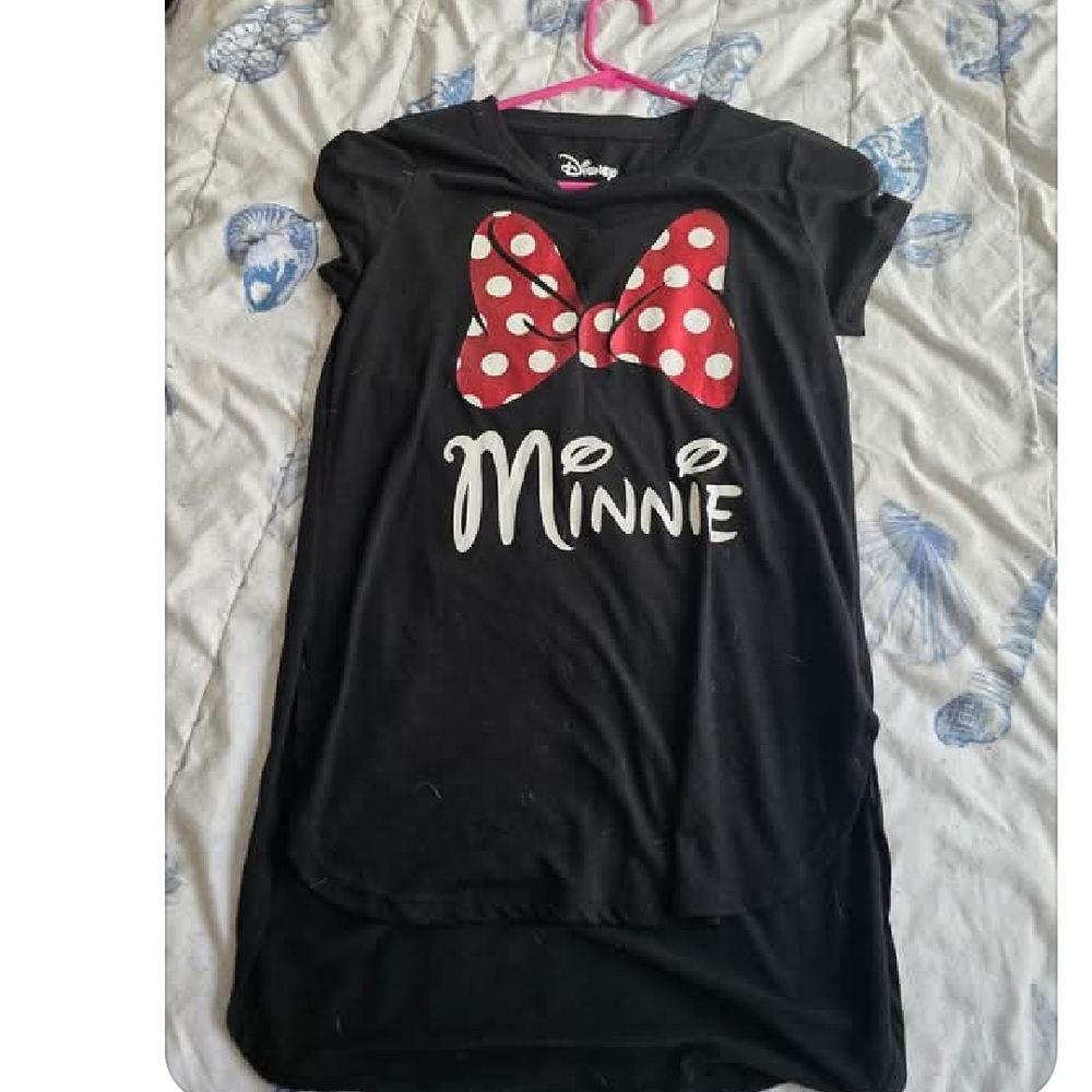 Disney Minnie Mouse Black Tee with Red Bow